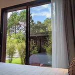 Salty Woods Lodge, D'hotes 3*